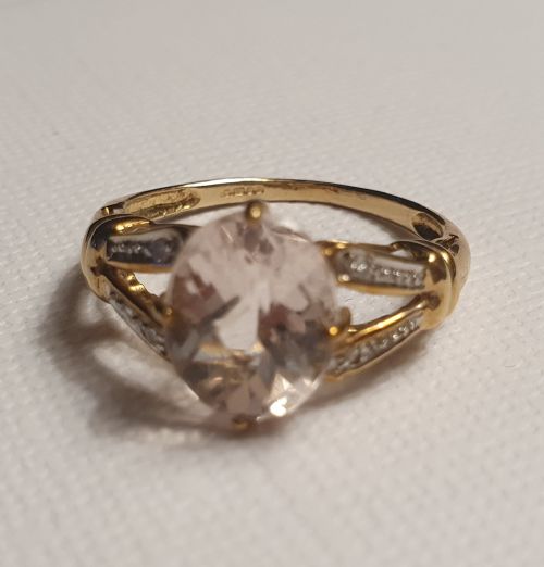 OVAL CUT MORGANITE DIAMOND ON SPLIT SHOULDERS 9CT GOLD RING SIZE N - ADDITIONAL PHOTO 1