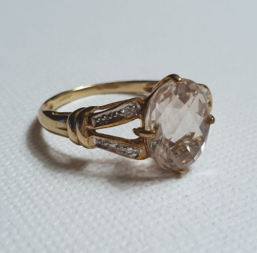 OVAL CUT MORGANITE DIAMOND ON SPLIT SHOULDERS 9CT GOLD RING SIZE N - ADDITIONAL PHOTO 2