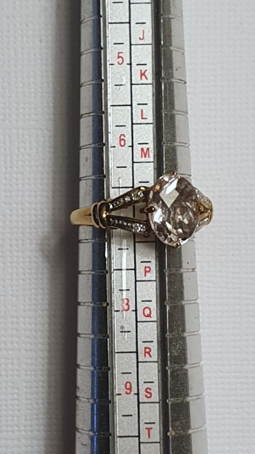 OVAL CUT MORGANITE DIAMOND ON SPLIT SHOULDERS 9CT GOLD RING SIZE N - ADDITIONAL PHOTO 5