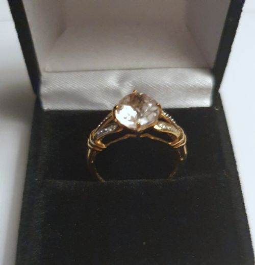 OVAL CUT MORGANITE DIAMOND ON SPLIT SHOULDERS 9CT GOLD RING SIZE N - ADDITIONAL PHOTO 11