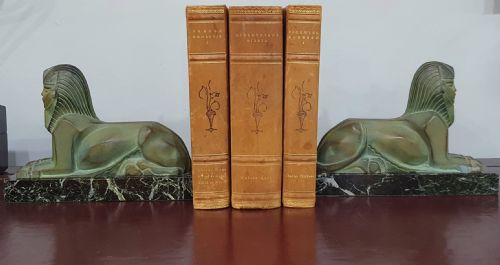 FRENCH ART DECO SPHINX BOOKENDS ON MARBLE PLINTHS IN THE STYLE OF MAX LE VERRIER C1920S30S - ADDITIONAL PHOTO 7