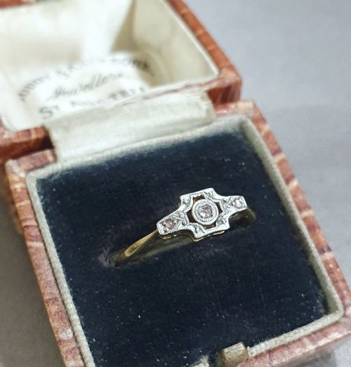 ART DECO PLATINUM SET DIAMONDS 18CT GOLD RING C1915 - ADDITIONAL PHOTO 1
