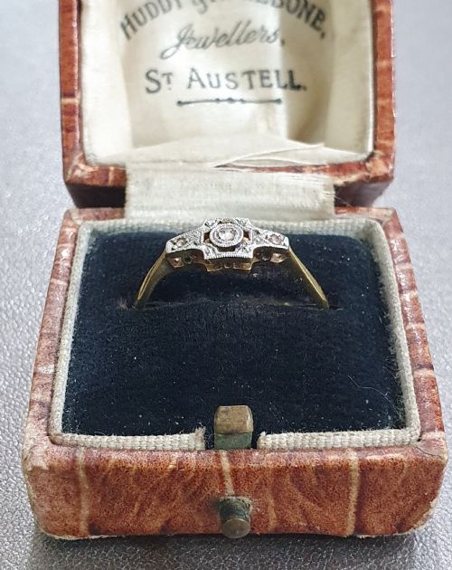 ART DECO PLATINUM SET DIAMONDS 18CT GOLD RING C1915 - ADDITIONAL PHOTO 2