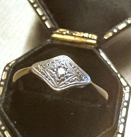 ART DECO PLATINUM SET DIAMONDS LOZENGE ON 9CT GOLD RING SIZE P - ADDITIONAL PHOTO 4