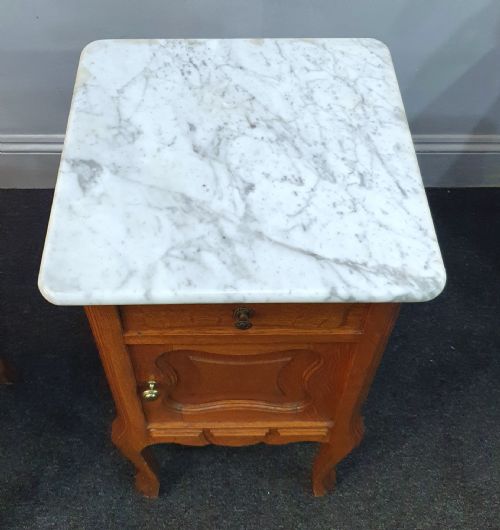 EARLY 1900S PAIR FRENCH MARBLE TOP OAK BEDSIDE CABINETS - ADDITIONAL PHOTO 8