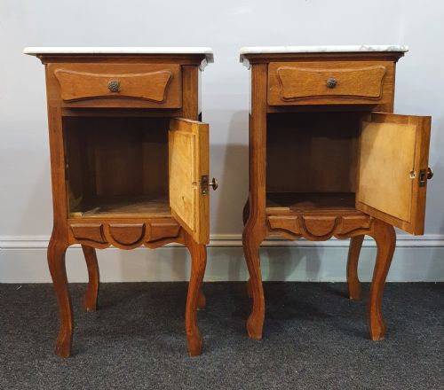 EARLY 1900S PAIR FRENCH MARBLE TOP OAK BEDSIDE CABINETS - ADDITIONAL PHOTO 2