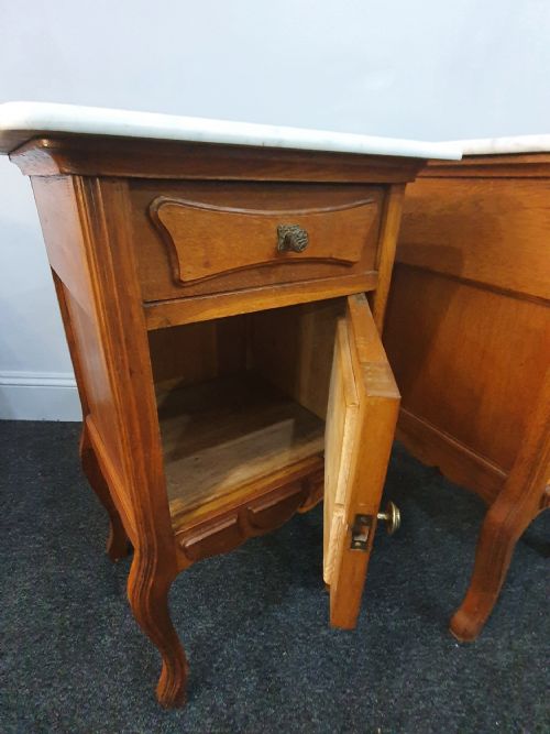 EARLY 1900S PAIR FRENCH MARBLE TOP OAK BEDSIDE CABINETS - ADDITIONAL PHOTO 9