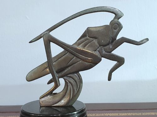 FRENCH ART DECO ETLING SIGNED BRONZE GRASSHOPPER CAR MASCOT ON BAKELITE PLINTH C1920S PARIS - ADDITIONAL PHOTO 3