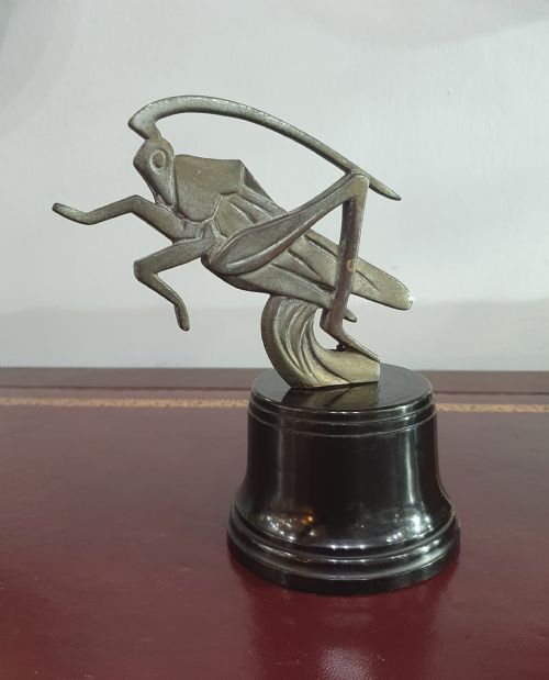 FRENCH ART DECO ETLING SIGNED BRONZE GRASSHOPPER CAR MASCOT ON BAKELITE PLINTH C1920S PARIS - ADDITIONAL PHOTO 5