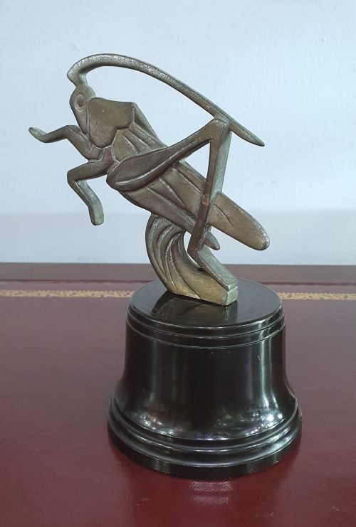 FRENCH ART DECO ETLING SIGNED BRONZE GRASSHOPPER CAR MASCOT ON BAKELITE PLINTH C1920S PARIS - ADDITIONAL PHOTO 6