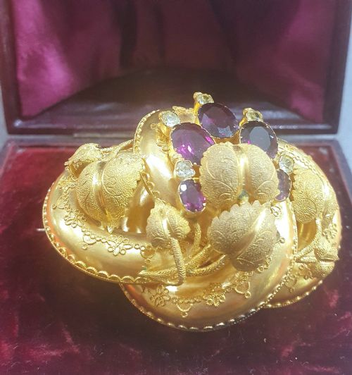 VICTORIAN 15CT GOLD BROOCH PENDANT AMETHYST CRYSTALLINE IN ORIGINAL DOMED BOX - ADDITIONAL PHOTO 1