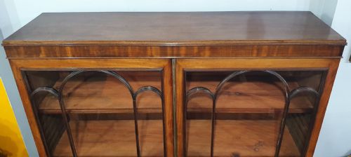 LATE 19TH CENTURY GLAZED MAHOGANY ADJUSTABLE SHELVED BOOKCASE - ADDITIONAL PHOTO 4