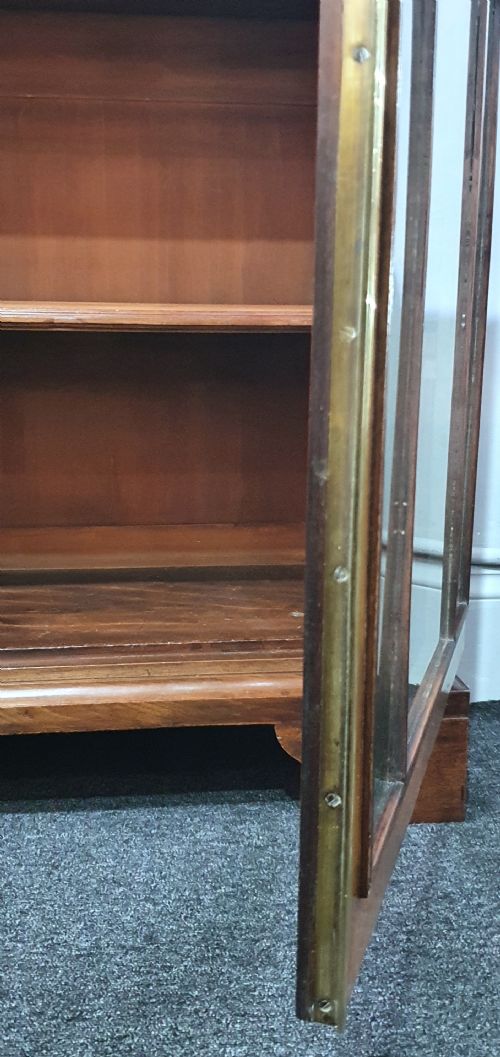 LATE 19TH CENTURY GLAZED MAHOGANY ADJUSTABLE SHELVED BOOKCASE - ADDITIONAL PHOTO 6
