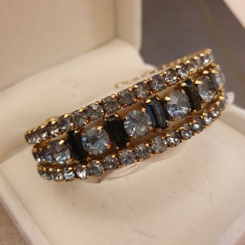 1950S AQUA SAPPHIRE BLUE RHINESTONE CRYSTAL GOLDTONE CUFF BRACELET - ADDITIONAL PHOTO 16
