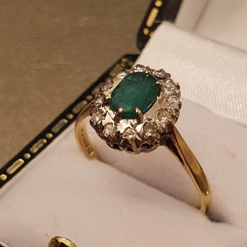1930S ART DECO EMERALD DIAMOND PLATINUM 18CT GOLD RING SIZE P - ADDITIONAL PHOTO 5