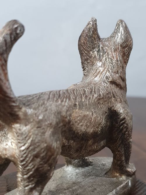 ORIGINAL BRONZE TERRIER CAR MASCOT C1930 - ADDITIONAL PHOTO 4