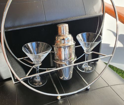 RARE FRENCH DECO CHROME COCKTAIL SHAKER MARTINI SET IN CRADLE CHROME HOLDER WITH LEATHER HANDLE - ADDITIONAL PHOTO 5