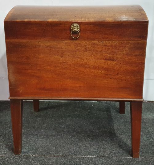 A FINE QUALITY ANTIQUE LATE GEORGIAN WINE CELLARETTE - ADDITIONAL PHOTO 1