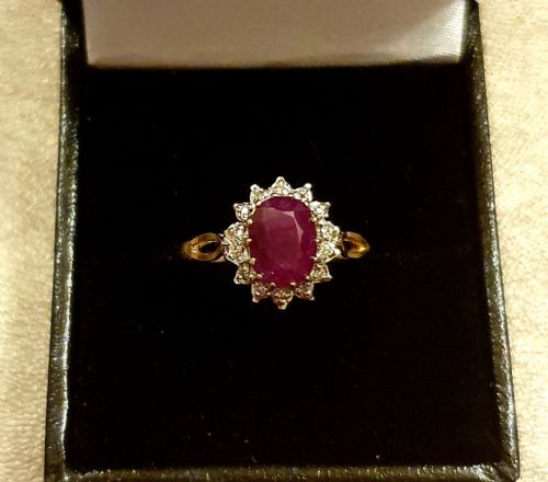 vintage 1ct ruby diamond halo ring size m - CATEGORY: ANTIQUE JEWELLERY - DATED LATER THAN 1960