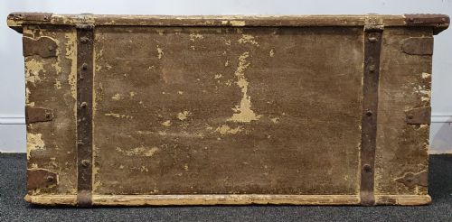 SCANDINAVIAN CHEST PINE WITH IRON CORNERS AND HANDLES 19TH CENTURY - ADDITIONAL PHOTO 1