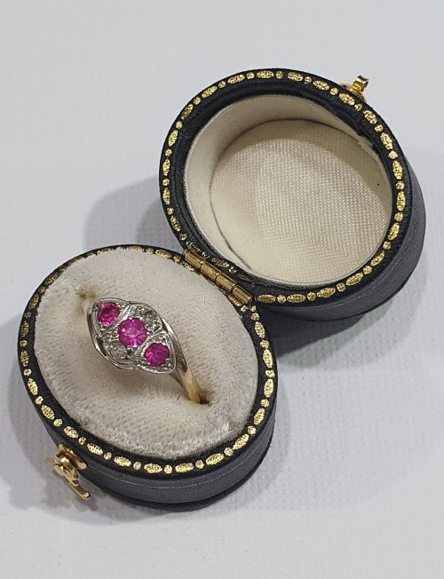 EDWARDIAN ART DECO PLATINUM SET RUBY DIAMOND 18CT GOLD TRILOGY SIZE K - ADDITIONAL PHOTO 1