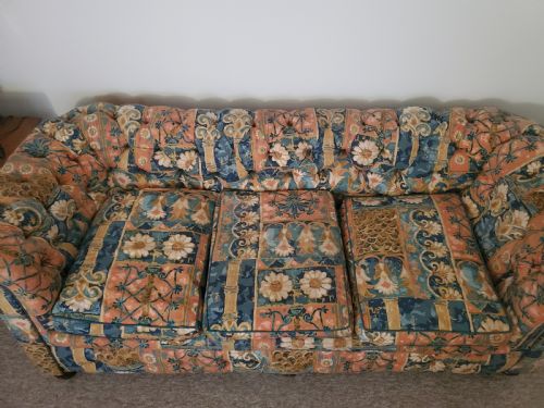VICTORIAN CHESTERFIELD SOFA C1880 - ADDITIONAL PHOTO 3