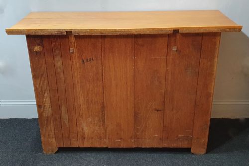 ARTS CRAFTS LIGHT HONEY OAK SIDEBOARD C1910 - ADDITIONAL PHOTO 3