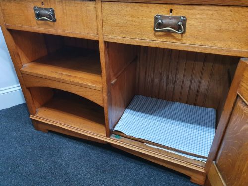 ARTS CRAFTS LIGHT HONEY OAK SIDEBOARD C1910 - ADDITIONAL PHOTO 4