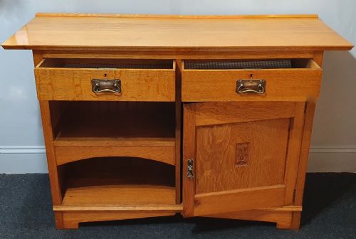 arts crafts light honey oak sideboard c1910 - CATEGORY: ANTIQUE SIDEBOARDS - DATED 1910