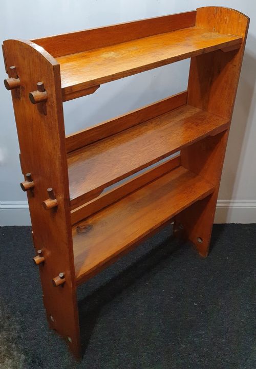 arts crafts golden oak large bookshelves with peg fixing of shelves c1910 - CATEGORY: ANTIQUE BOOKCASES - DATED 1910