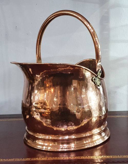 ARTS CRAFTS HAMMERED COPPER COAL SCUTTLE SWING HANDLE LATE 19TH CENTURY - ADDITIONAL PHOTO 4