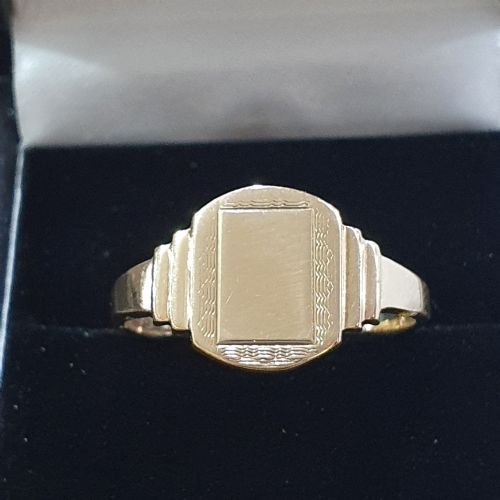 men's 1955 vintage 9ct gold signet ring - CATEGORY: ANTIQUE JEWELLERY - DATED 1950