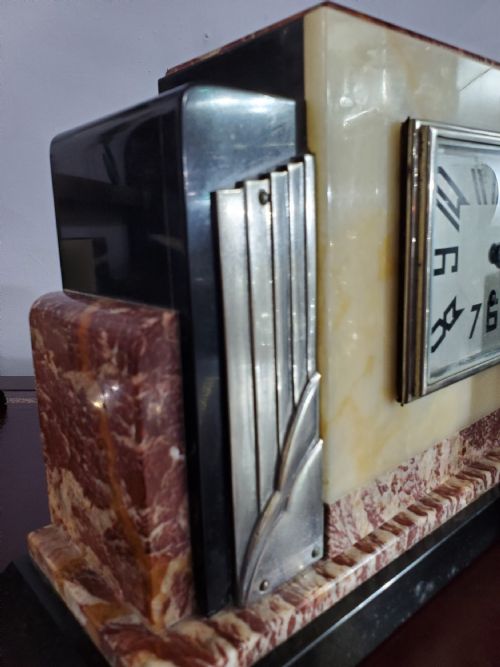 FRENCH ART DECO MARBLE MANTLE CLOCK WITH GARNITURES C1930 - ADDITIONAL PHOTO 2