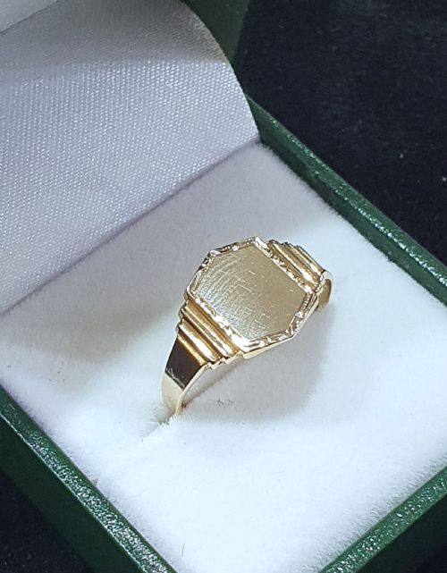 MEN'S 1940 ART DECO HEXAGONAL 9CT GOLD SIGNET RING - ADDITIONAL PHOTO 3