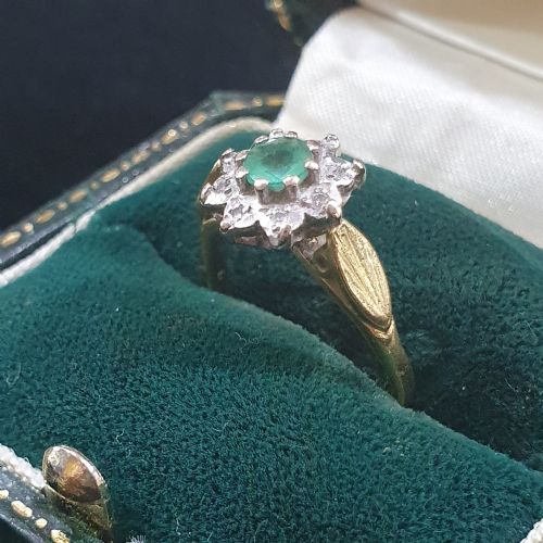 1933 ART DECO 18CT GOLD EMERALD DIAMOND HALO SNOWFLAKE RING SIZE L - ADDITIONAL PHOTO 3