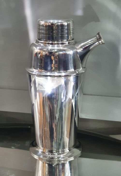 walker hall art deco cocktail shaker with pouring spout c1930s in silver plate - CATEGORY: ANTIQUE SILVER - DATED 1930