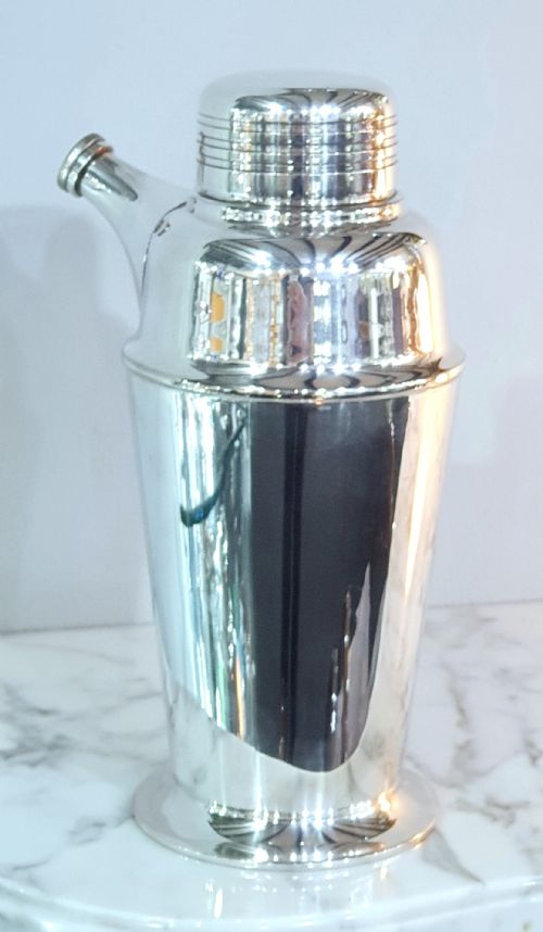 WALKER HALL ART DECO COCKTAIL SHAKER WITH POURING SPOUT C1930S IN SILVER PLATE - ADDITIONAL PHOTO 8