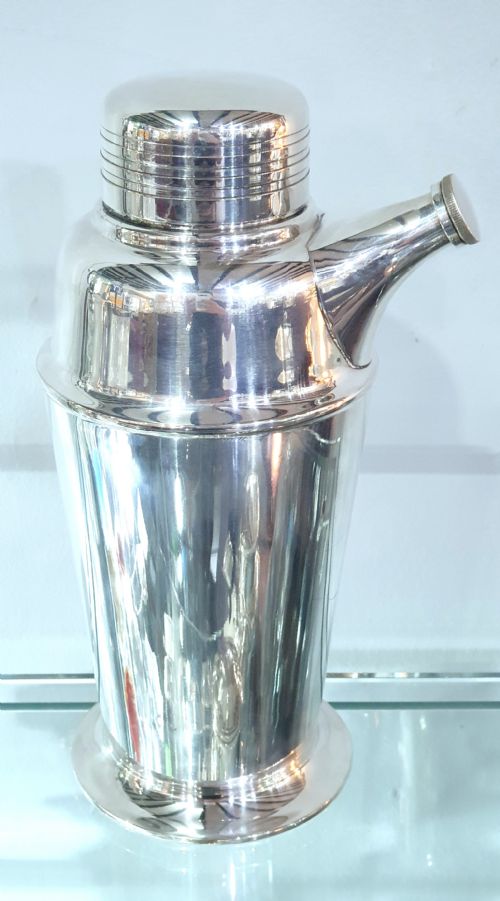 WALKER HALL ART DECO COCKTAIL SHAKER WITH POURING SPOUT C1930S IN SILVER PLATE - ADDITIONAL PHOTO 10