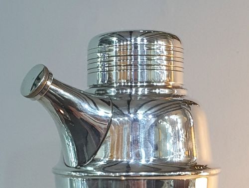 WALKER HALL ART DECO COCKTAIL SHAKER WITH POURING SPOUT C1930S IN SILVER PLATE - ADDITIONAL PHOTO 13