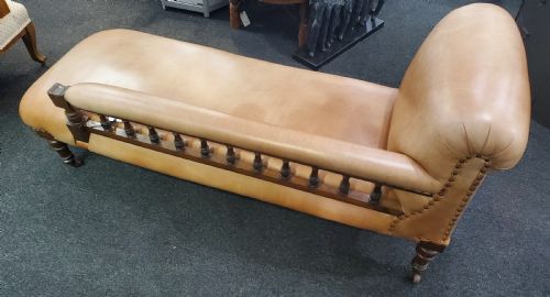 VICTORIAN LEATHER CHAISE LONGUE C1880 - ADDITIONAL PHOTO 1