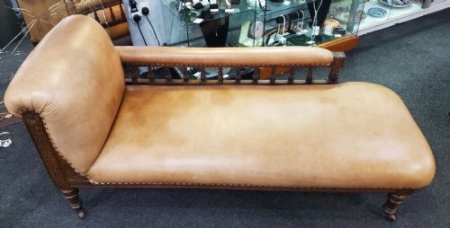 VICTORIAN LEATHER CHAISE LONGUE C1880 - ADDITIONAL PHOTO 7