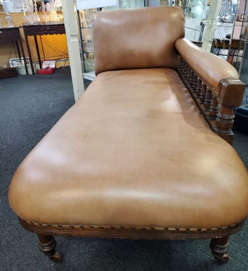 VICTORIAN LEATHER CHAISE LONGUE C1880 - ADDITIONAL PHOTO 8