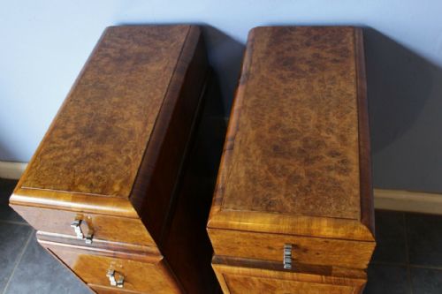 PAIR OF ART DECO BURR WALNUT BEDSIDE CABINETS C192030 - ADDITIONAL PHOTO 3