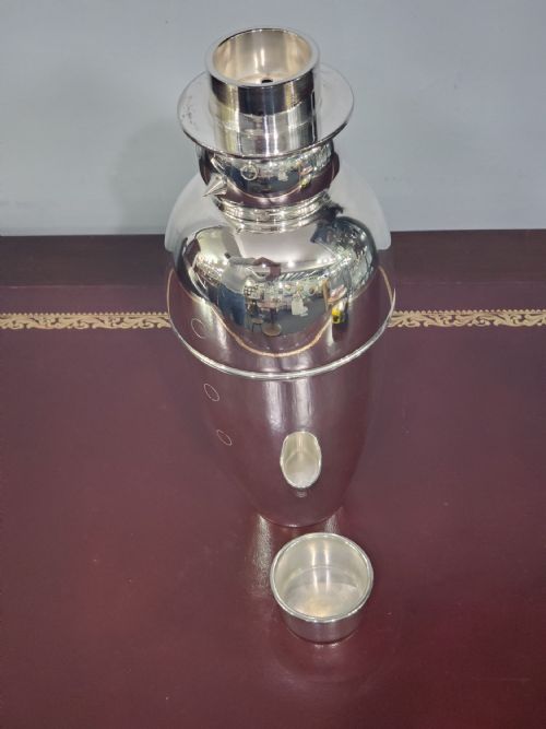 ART DECO SILVER PLATED SNOWMAN COCKTAIL SHAKER C1930 - ADDITIONAL PHOTO 3
