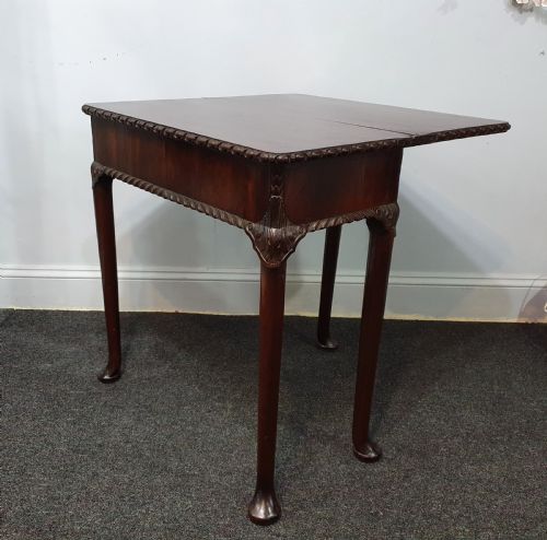 A GEORGE II MAHOGANY TEA OR CARD TABLE FOLDING RECTANGULAR TOP CIRCA 1750 - ADDITIONAL PHOTO 3