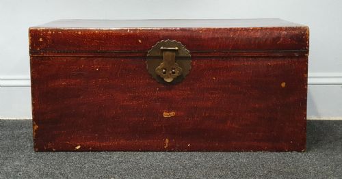 LEATHER COVERED CHINESE TRUNK 19TH CENTURY - ADDITIONAL PHOTO 1