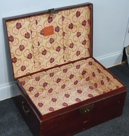 LEATHER COVERED CHINESE TRUNK 19TH CENTURY - ADDITIONAL PHOTO 3