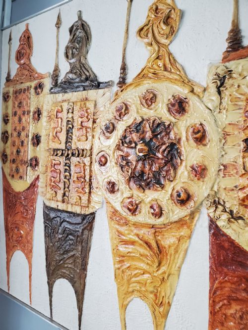 GEORGE SPENCE KNIGHTS 115CM CONTOURED OIL ON BOARD - ADDITIONAL PHOTO 8