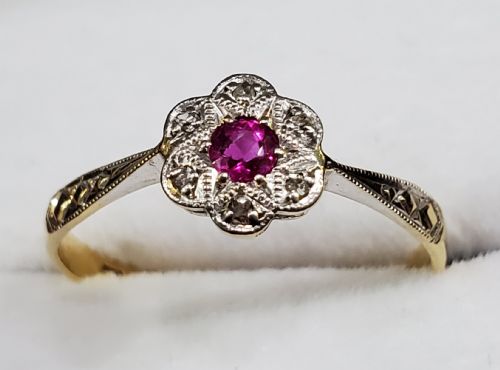 art deco 18ct gold platinum ruby diamond cluster ring size o c1920s - CATEGORY: ANTIQUE JEWELLERY - DATED 1920