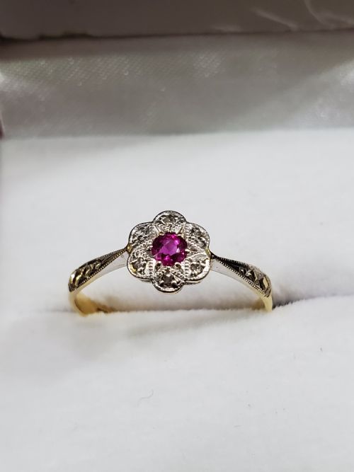 ART DECO 18CT GOLD PLATINUM RUBY DIAMOND CLUSTER RING SIZE O C1920S - ADDITIONAL PHOTO 1